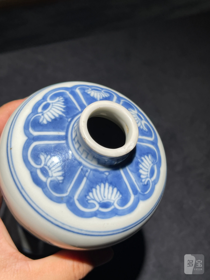 清雍正 青花花卉纹梅瓶 - 图7